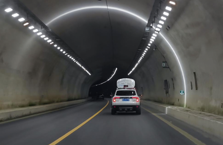 隧道智能检测车